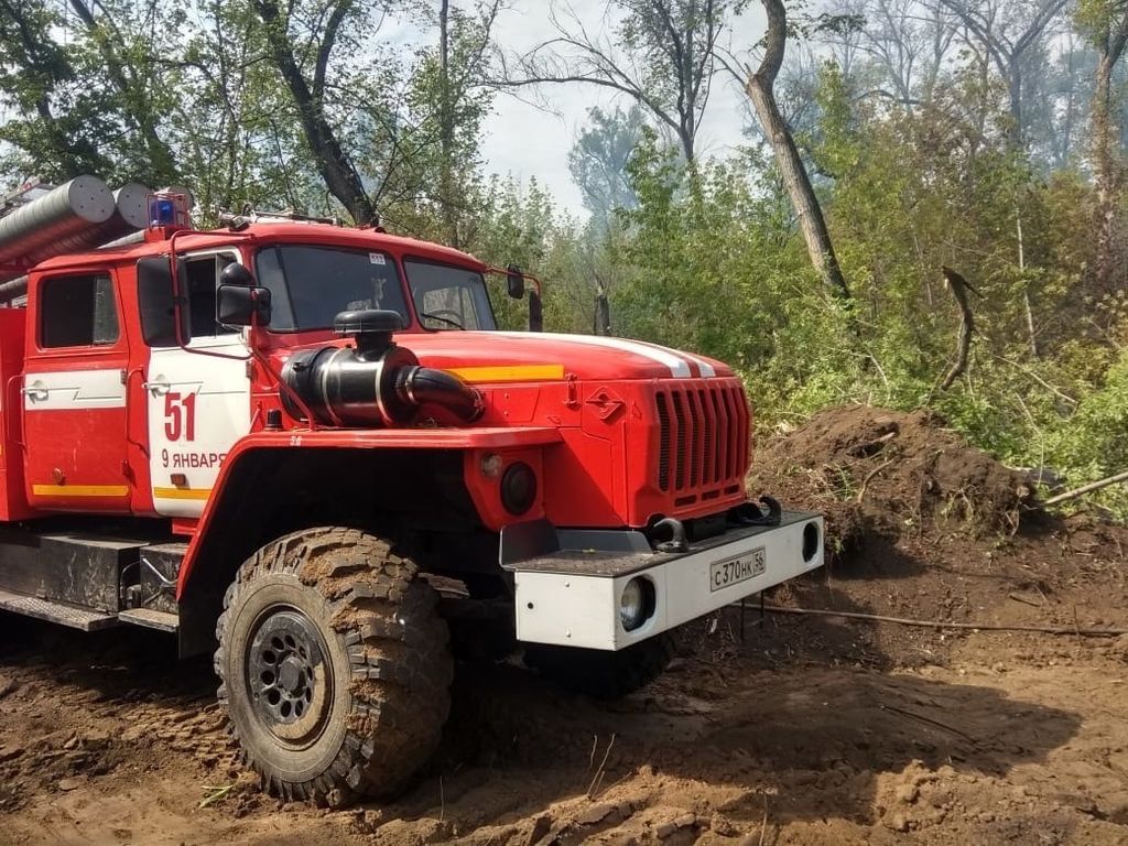 В Оренбургском районе пожарные ликвидировали все крупные очаги возгорания вблизи поселка имени 9 Января