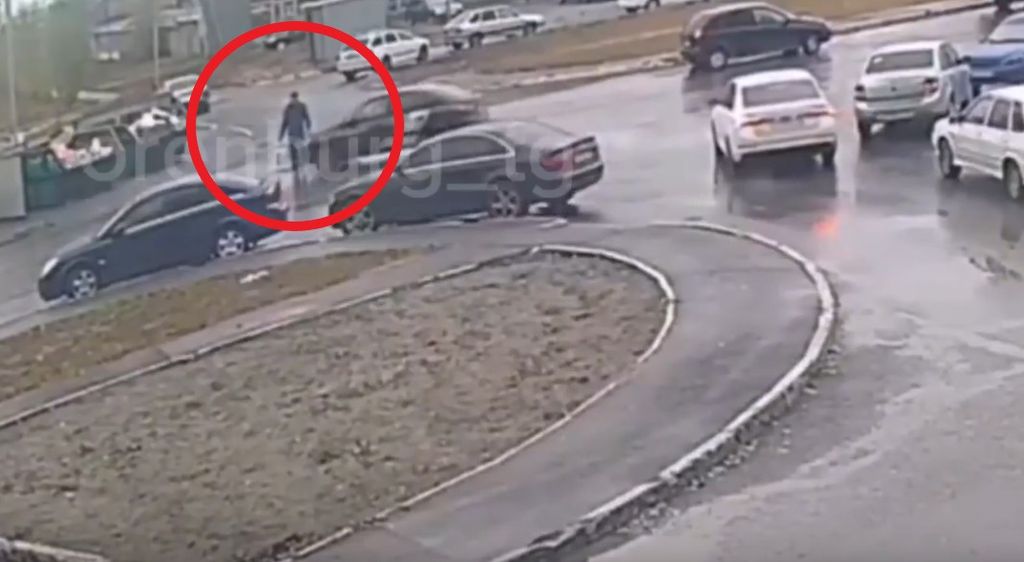 Момент ДТП. Скриншот видео от ТГ «Оренбург»