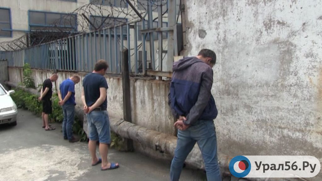 Членам преступной группы, взрывавшей в Орске банкоматы, продлили срок ареста