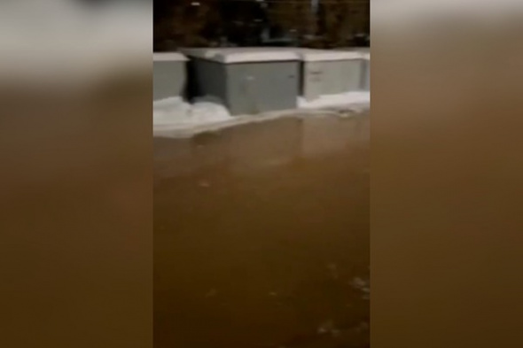 В Оренбурге устранили коммунальную аварию. Водовод лопнул из-за перепада температуры