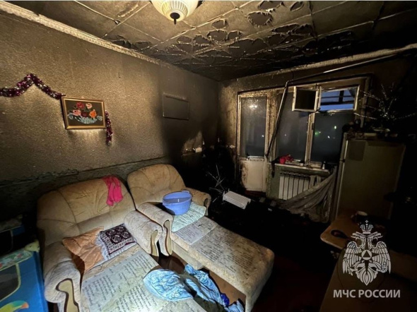 Из горящей квартиры на улице Промышленной в Оренбурге пожарные спасли пятерых детей