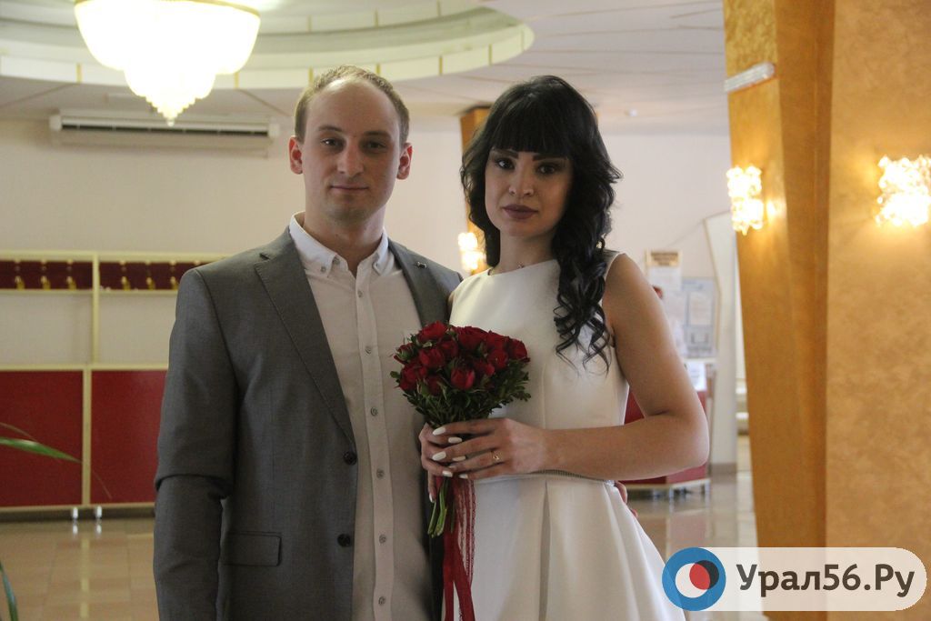 Молодожены, заключившие брак 22.02.2022