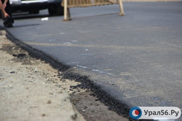 На обочинах отремонтированных дорог в Орске можно увязнуть в грязи?
