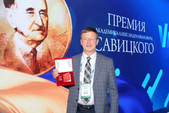 Главврача Оренбургского онкодиспансера Льва Кудякова наградили медалью П.А. Герцена