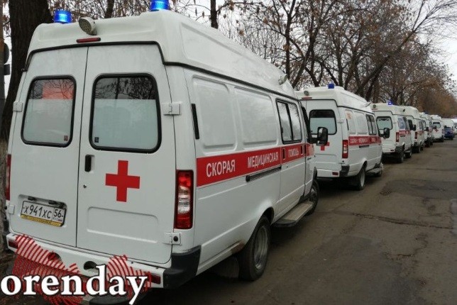 Кортеж из автомобилей скорой помощи в Оренбурге, 12.11.2020