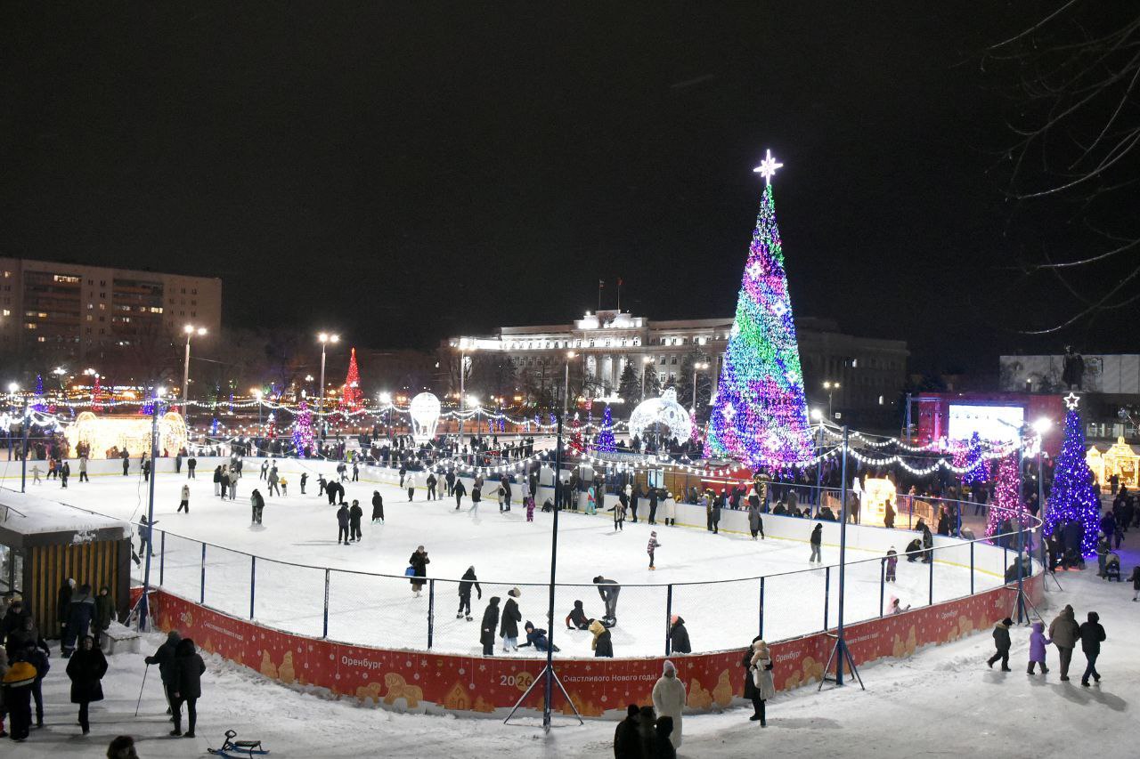 Открытие елки. Источник: Мэрия Оренбурга