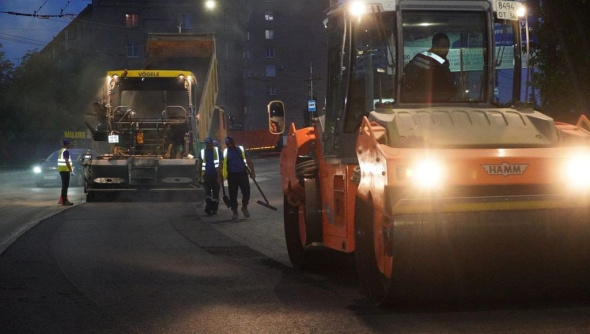 В Оренбурге перед летними каникулами ремонтируют дороги, ведущие к детским центрам, библиотекам и музеям