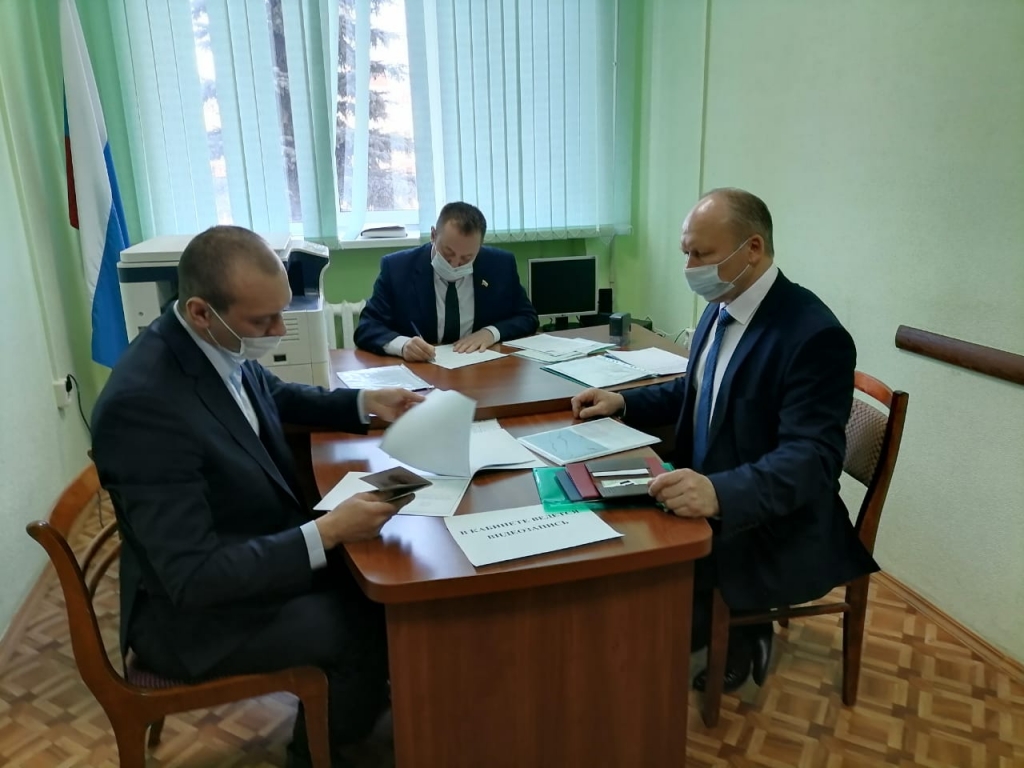 ﻿Прием документов. Источник фото: администрация Бузулука 