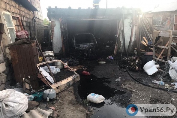 На улице Ярославской в Орске сгорел автомобиль 