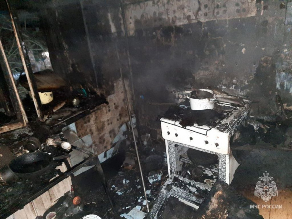 В Новотроицке на пожаре спасли 18 человек, в том числе 6 детей