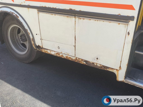 Жители Оренбурга жалуются на безобразное состояние автобусов