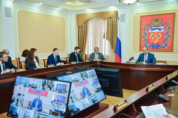 На заседании регионального правительства. Источник: ТГ-канал Дениса Паслера