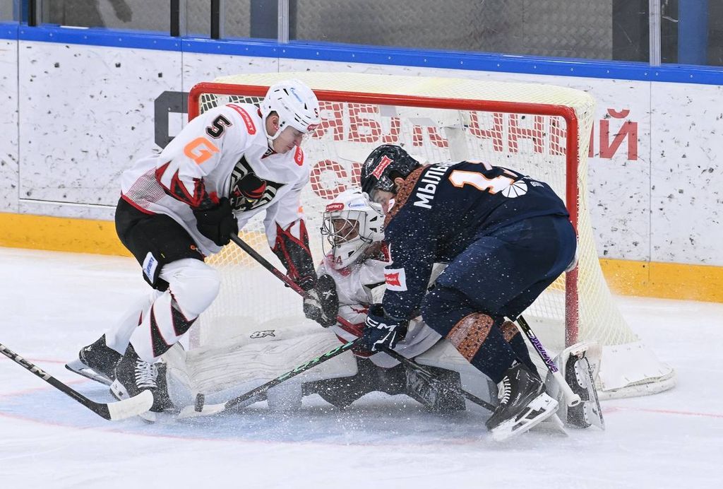 Игровой момент, фото: пресс-служба ХК ЮУ