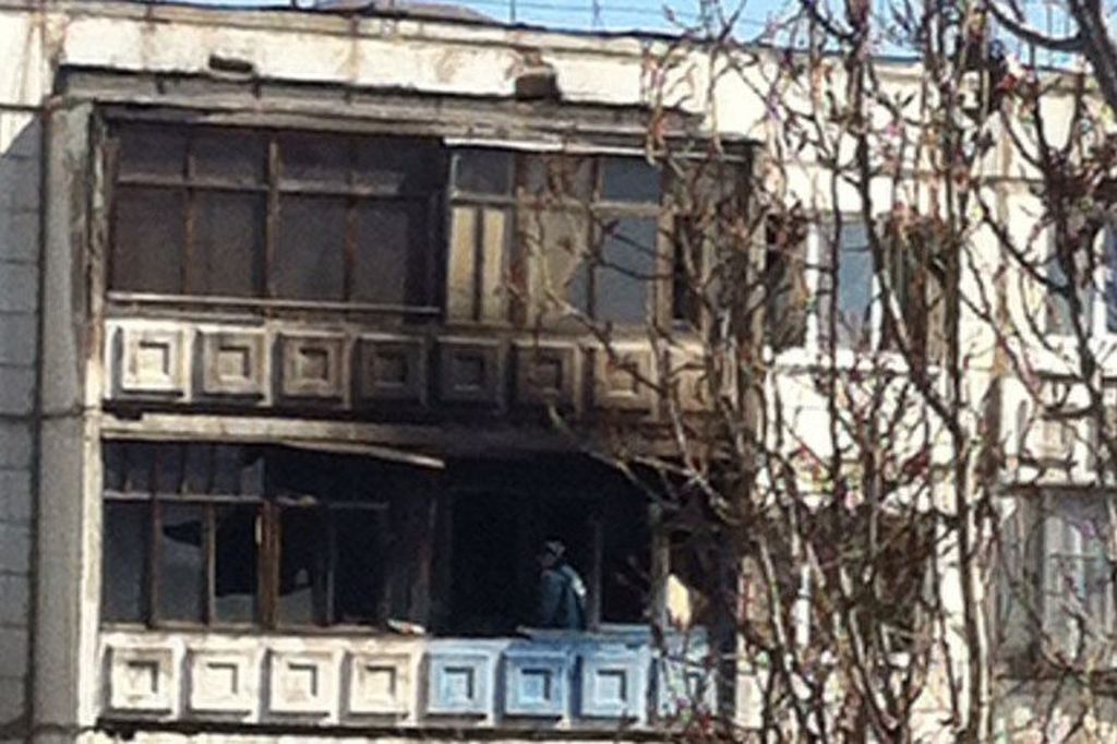 В Оренбурге в жилом доме загорелась квартира, есть пострадавшие
