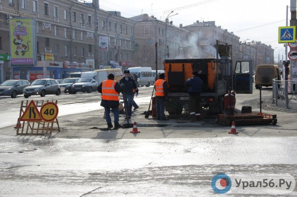 В Оренбургской области начали ямочный ремонт региональных дорог