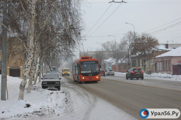 В Оренбурге изменили график работы общественного транспорта на новогодние праздники 
