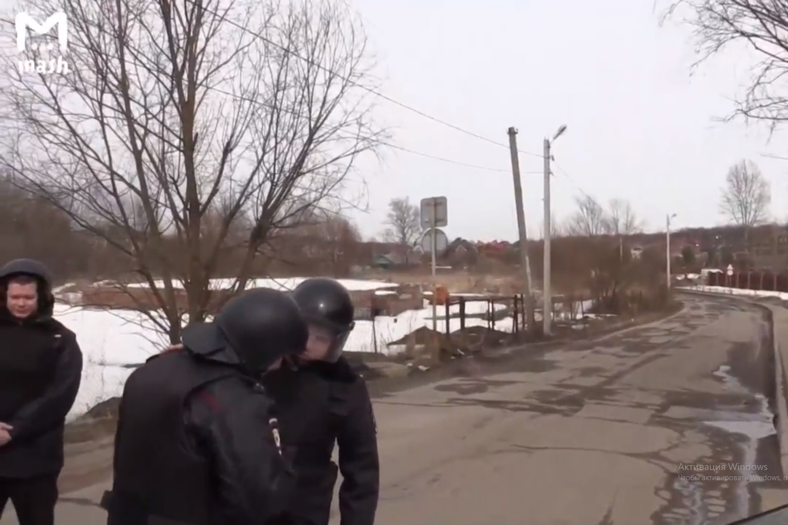 В поселке, где происходит стрельба, фото: стоп-кадр с видео Mash