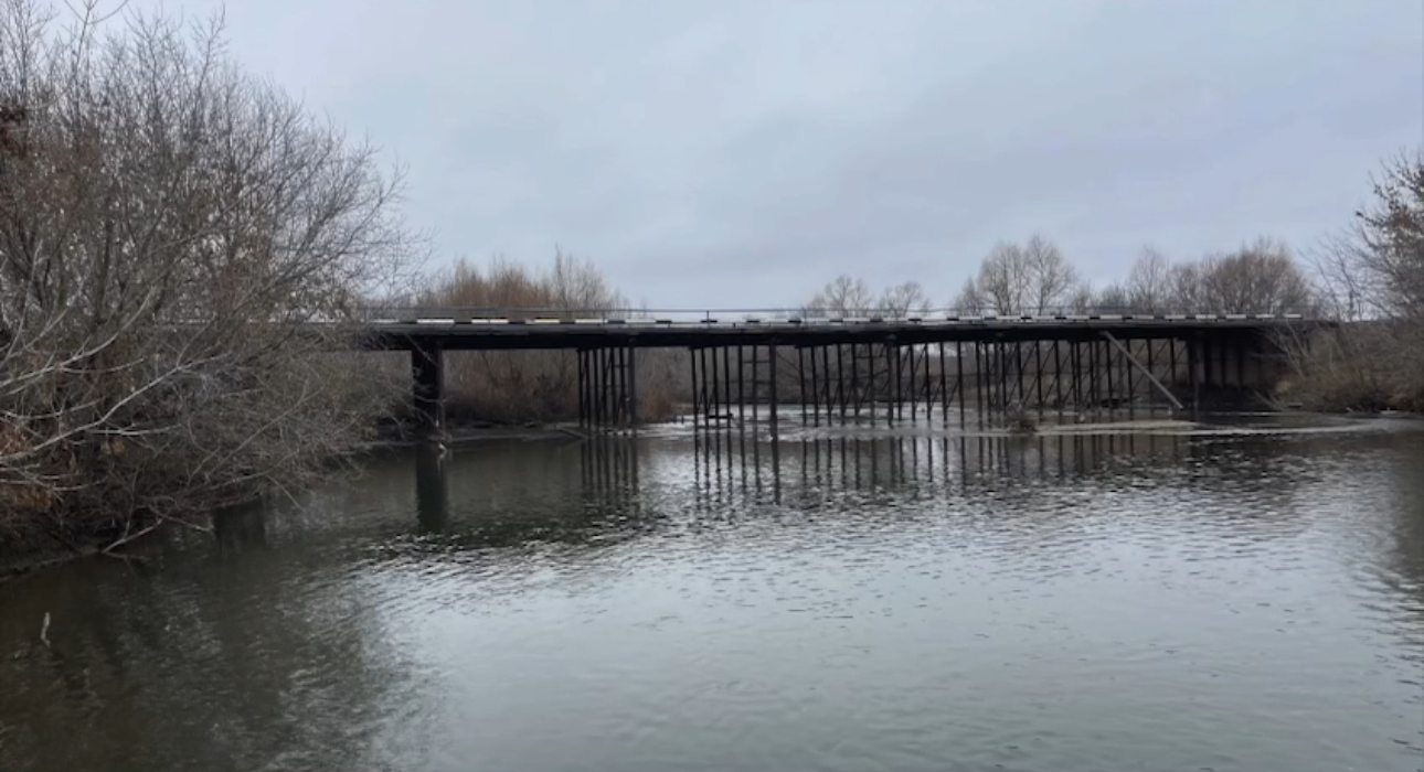 Новый мост через реку Дема. Скриншот из видео губернатора Дениса Паслера