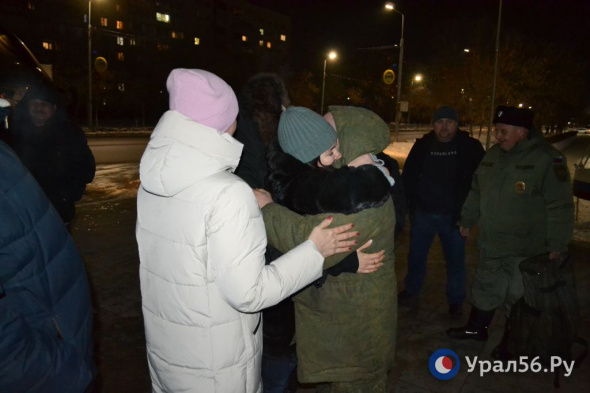 Добровольцы отряда БАРС-6 возвращаются домой в Оренбургскую область