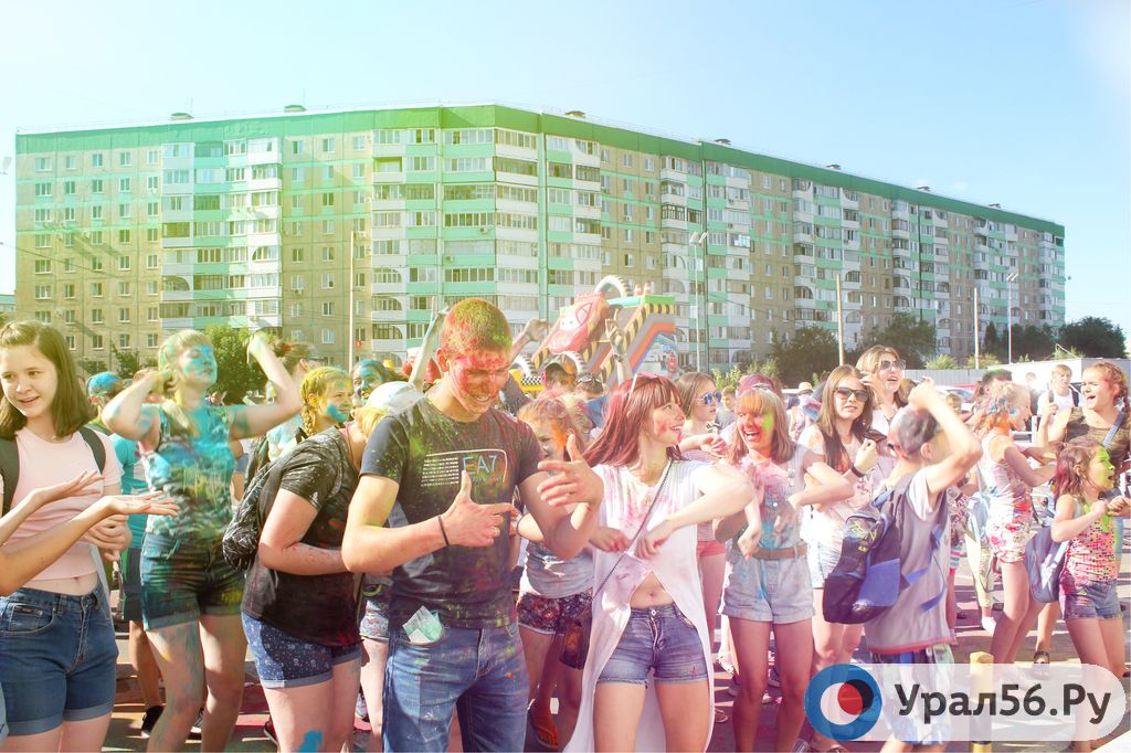 Фестиваль красок в Оренбурге: 30 ярких фото