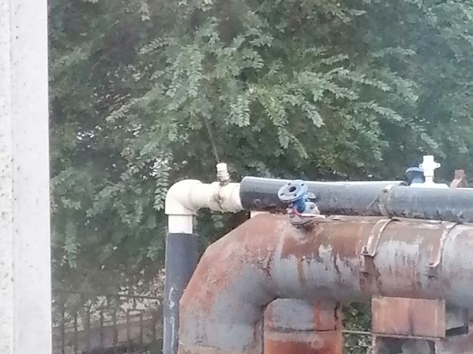 Строя из водопровода, фото местных жителей