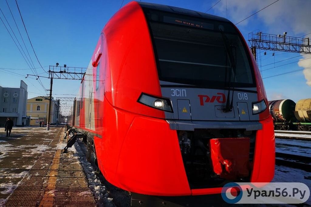 Электропоезд Оренбург-Орск. Фото из архива