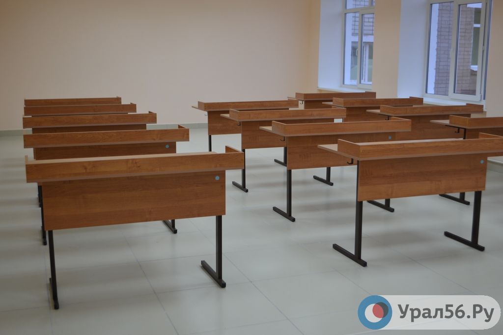 В Оренбурге школьников на урок труда просят принести лист металла, чтобы сделать совки