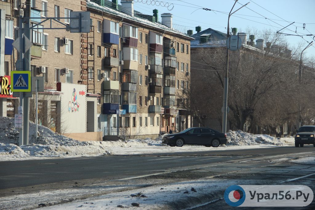 Парковочный карман на проспекте Ленина в Орске, 13.02.2020