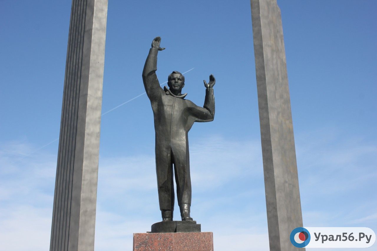 Рисунок памятник гагарину