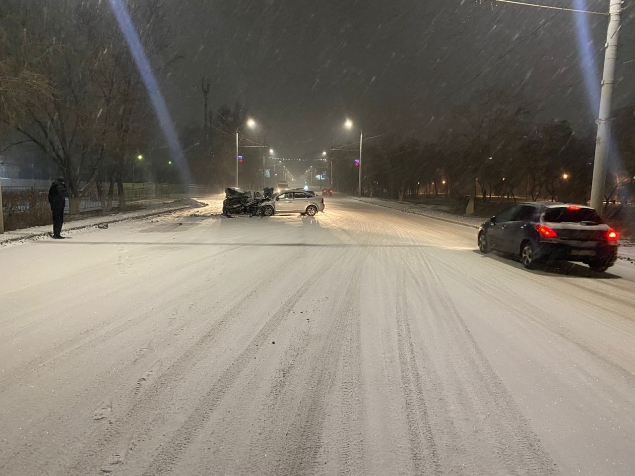 В Оренбурге на пр. Победы произошло серьезное ДТП. Три человека ...