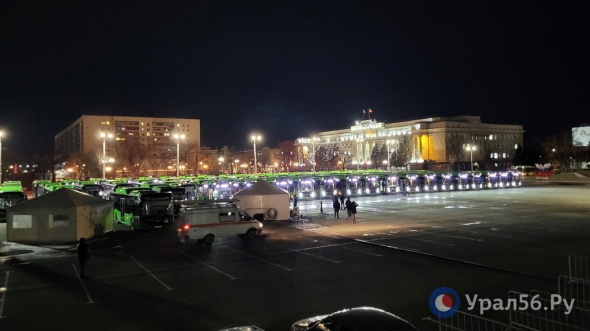 Владимир Путин принял участие в передаче 63 новых автобусов Оренбургу