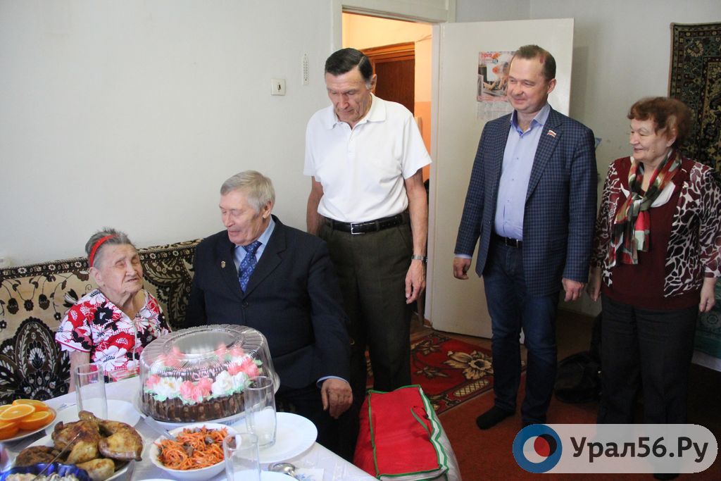В Орске поздравили Юлию Худякову со 100-летним юбилеем 