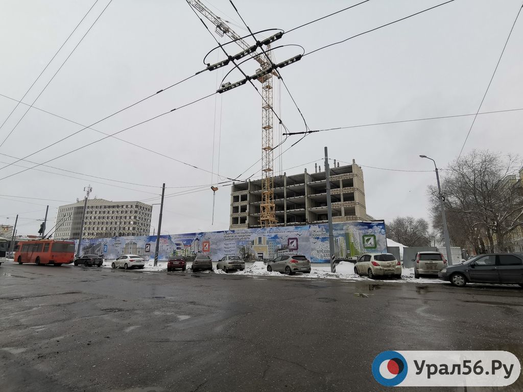 Недострой на площади им. Ленина