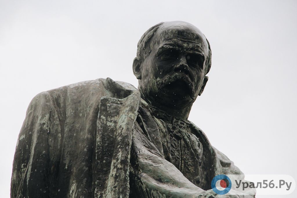 Памятник Т.Г. Шевченко в Орске