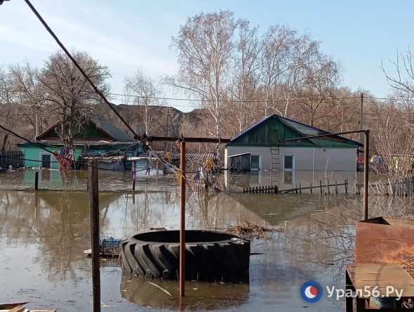 Жительница Орска, пострадавшая из-за потопа, не могла получить выплату из-за долевой собственности в доме без окон, дверей и крыши 