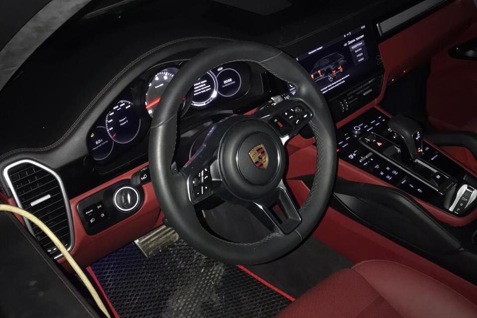 Угнанный Porsche Cayenne