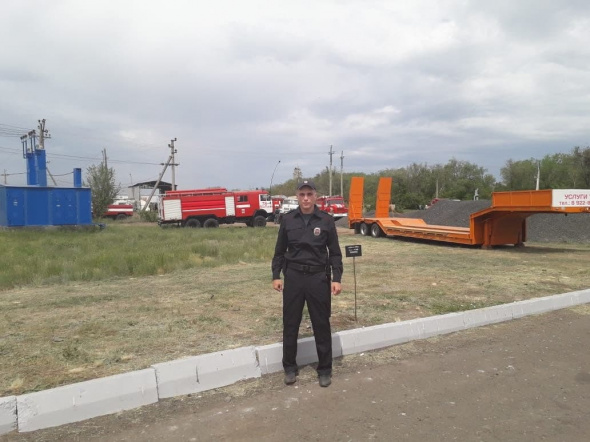 На заправке в Новосергиевке случился пожар. Полиция оцепила территорию