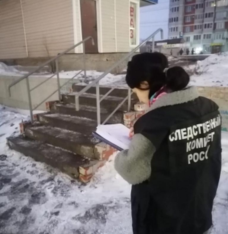 Осмотр подхода к остановке. Фото: СУ СК РФ по Оренбургской области