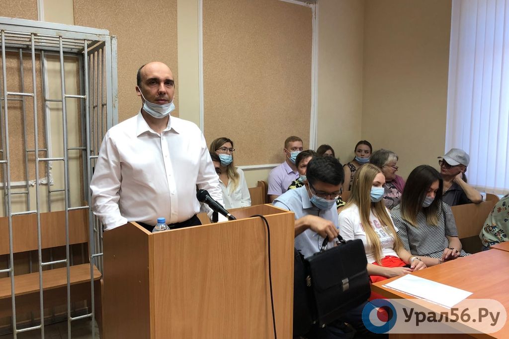В Оренбурге продолжают допрос главного свидетеля по делу экс-министра образования Вячеслава Лабузова