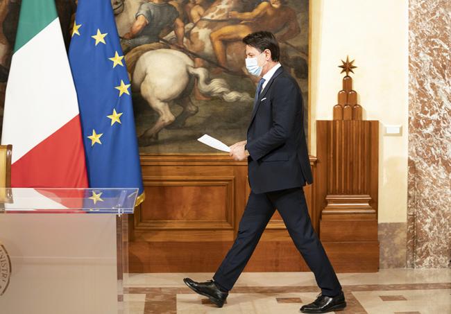 Премьер-министр Италии в здании правительства. Источник фото: governo.it