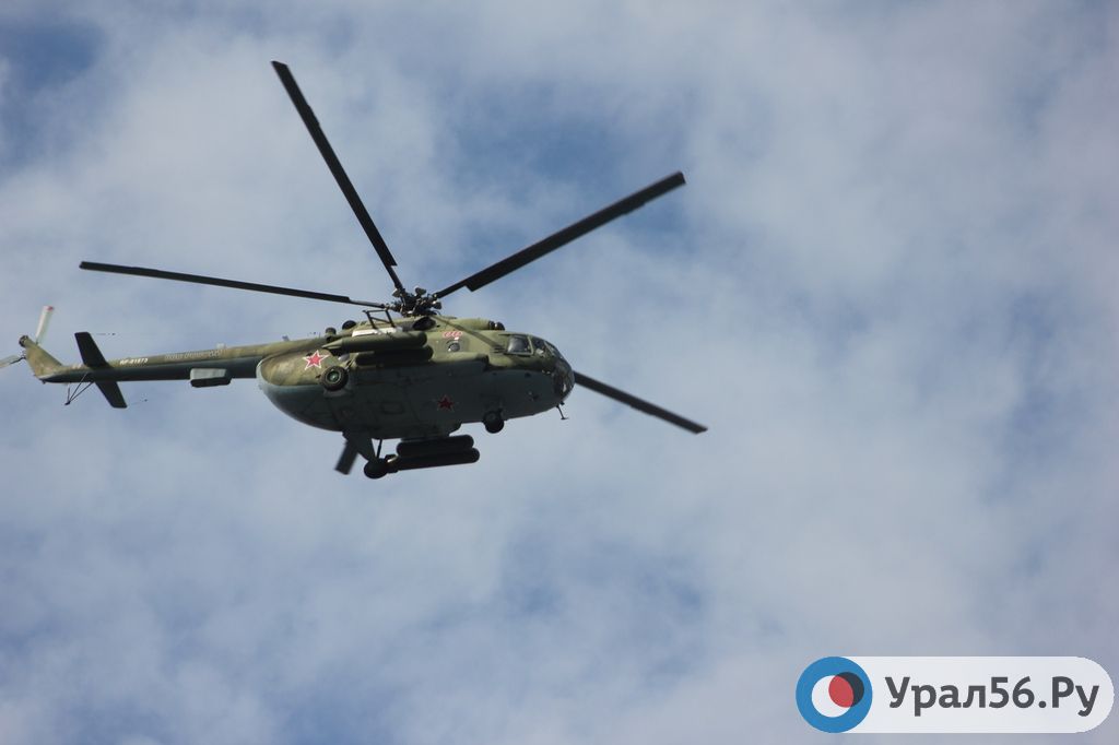 Вертолет над стадионом