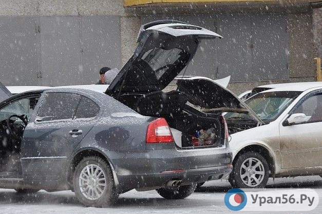 В такси Орска берут деньги за пользование багажником, в такси Оренбурга — нет