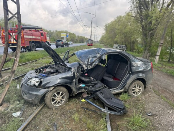 Смертельное ДТП в Новотроицке: 40-летний водитель скончался на месте, а 16-летний пассажир госпитализирован