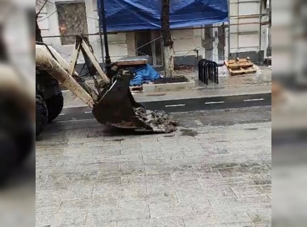 Работа тактора на Советской. Скриншот видео