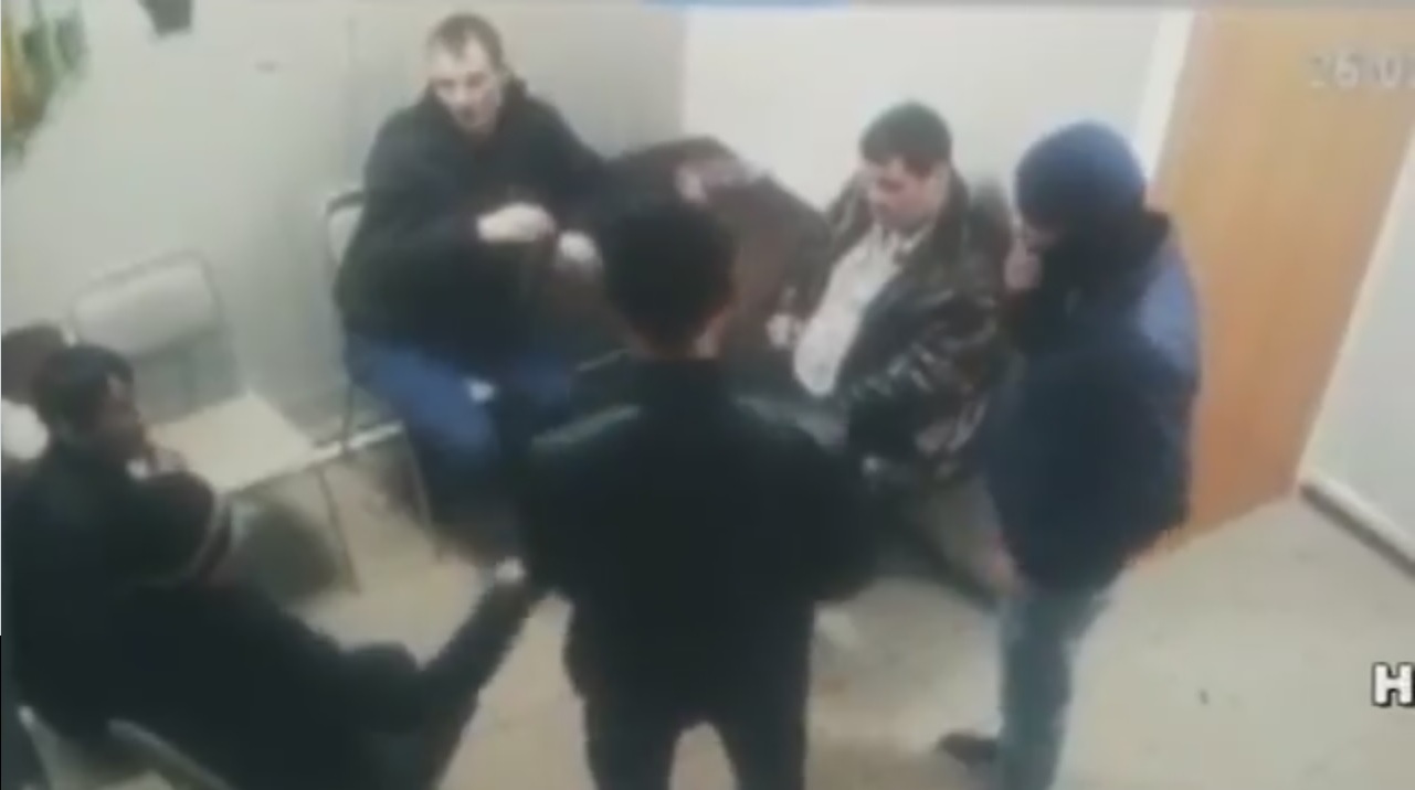 В Орске двое неизвестных обстреляли и ограбили мужчину