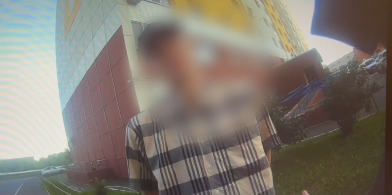 При задержании. Стоп-кадр из видео УМВД по Оренбургской области 