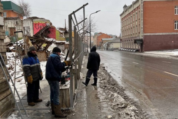 Зачем в Оренбурге огораживают территорию вокруг «Дома Пяти ангелов»? Комментарий замглавы