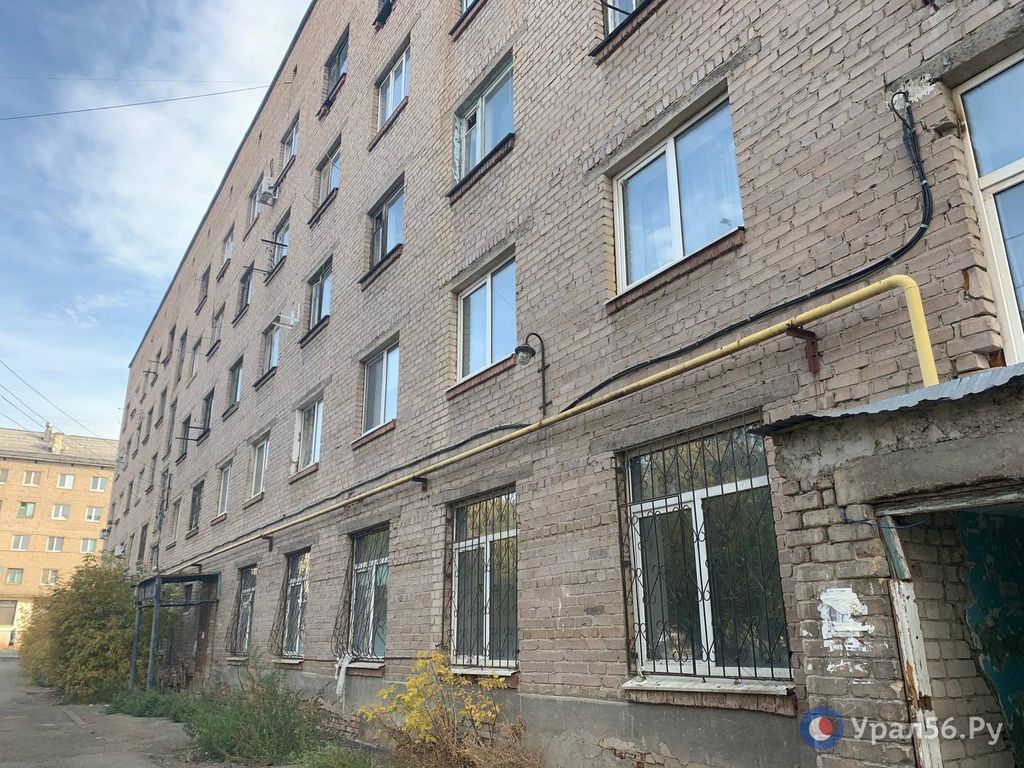 Общежитие на улице Просвещения в Орске