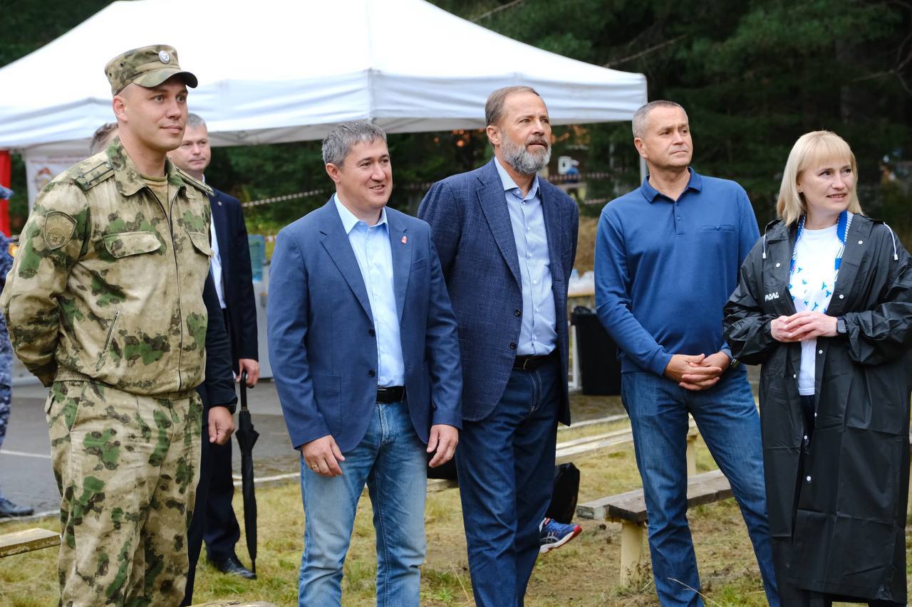 Представитель Президента России в ПФО Игорь Комаров приняли участие в проекте ПФО «МолоТ» для работающей молодежи