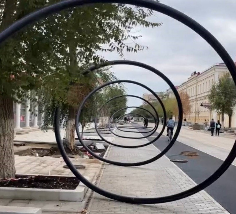 Кабель на ул. Советской. Фото: ТГ-канал «От мертвого до нескучного»